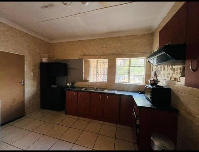 3 BEDROOM HOUSE FOR SALE IN ELSBURG